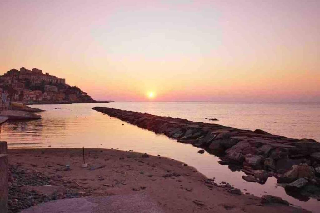 Appartamento Sul Mare Alla Foce Imperia Luaran gambar