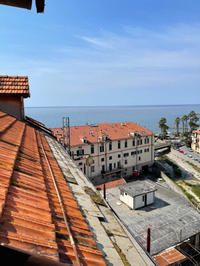 Appartamento Sul Mare Alla Foce Imperia Luaran gambar