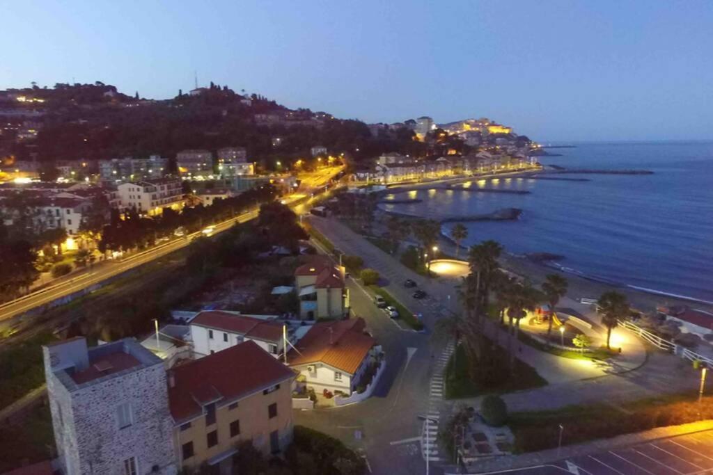 Appartamento Sul Mare Alla Foce Imperia Luaran gambar